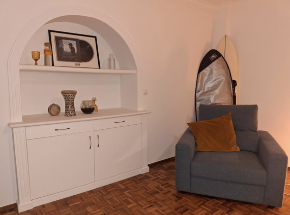 Wide interior composition